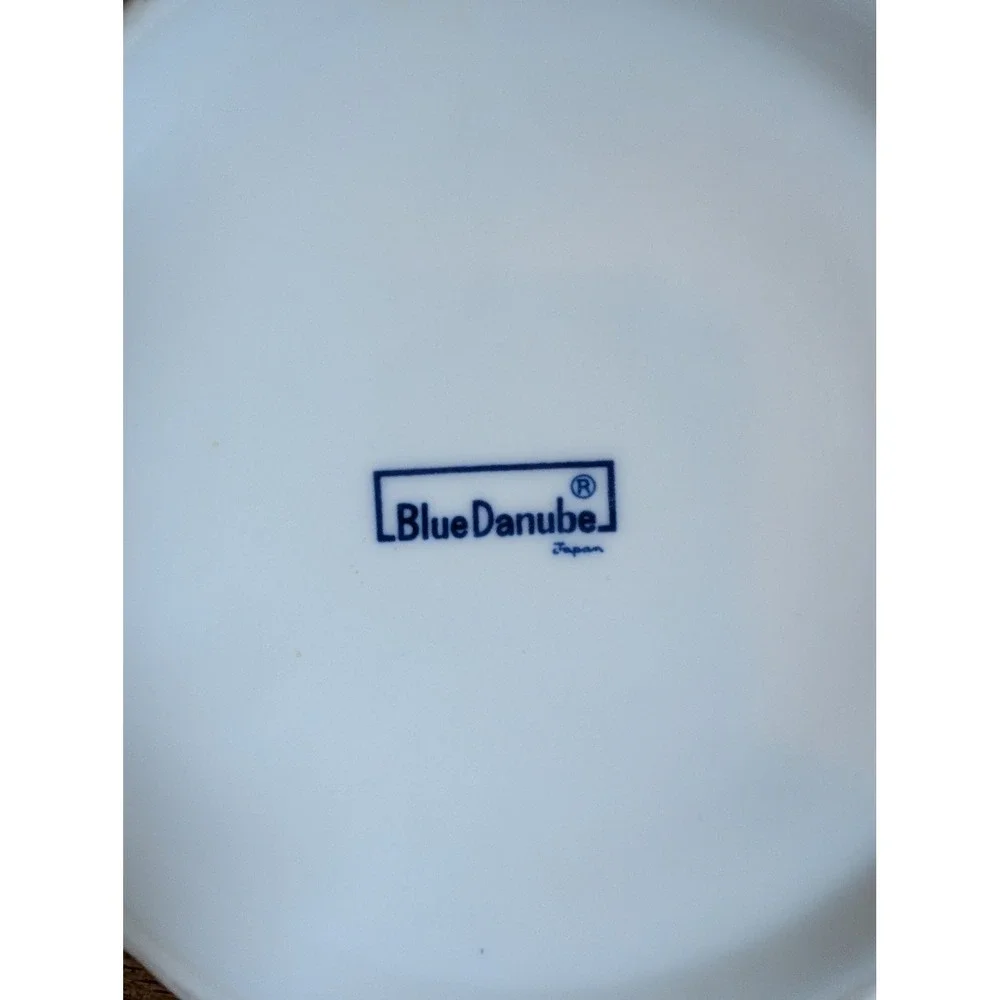Blue Danube Vintage Round Covered Vegetable Bowl Blue Onion Japan Porcelain